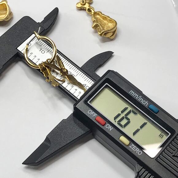 Vintage Disney Gold Tone Earrings Lot 2 Pair Tinker Bell Pooh Bear Bumble Bee - Picture 5 of 8